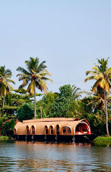 houseboating in alleppey