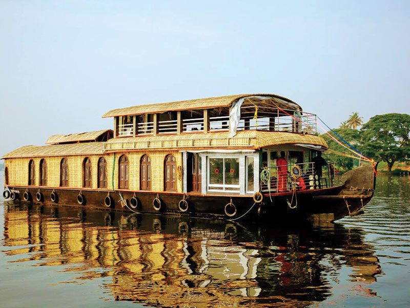 houseboat in alleppey